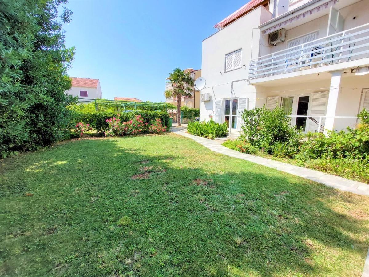 Apartments Neva & Neva Beach House Srima Exterior foto
